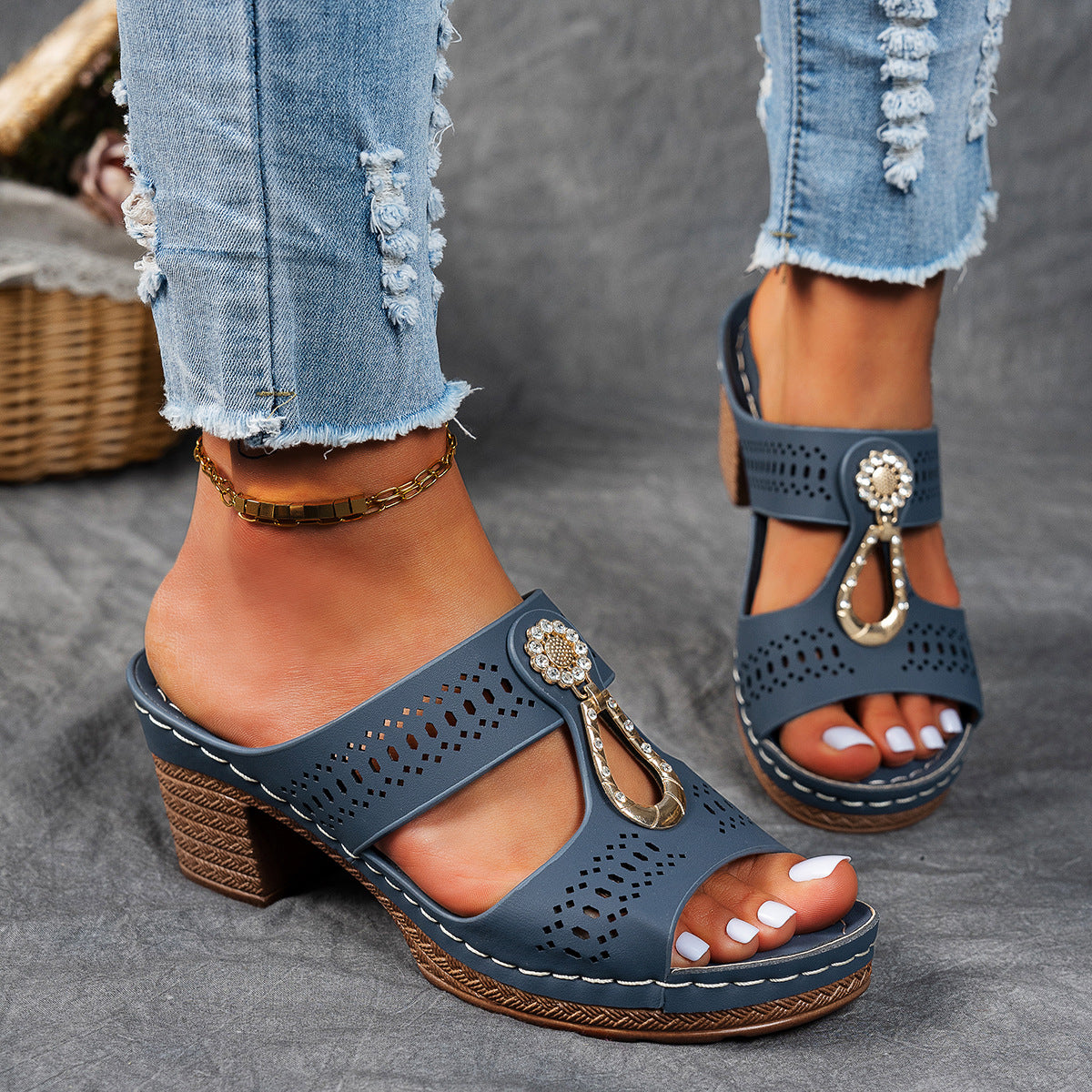 Sibley™ Sparkly Comfort Sandals